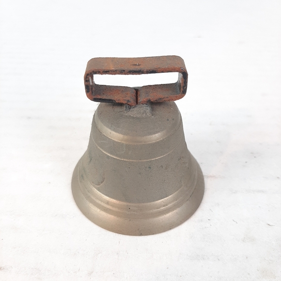 🔥Vintage Swiss 3” Brass Cow Bell Embossed Cross - Picture 3 of 6